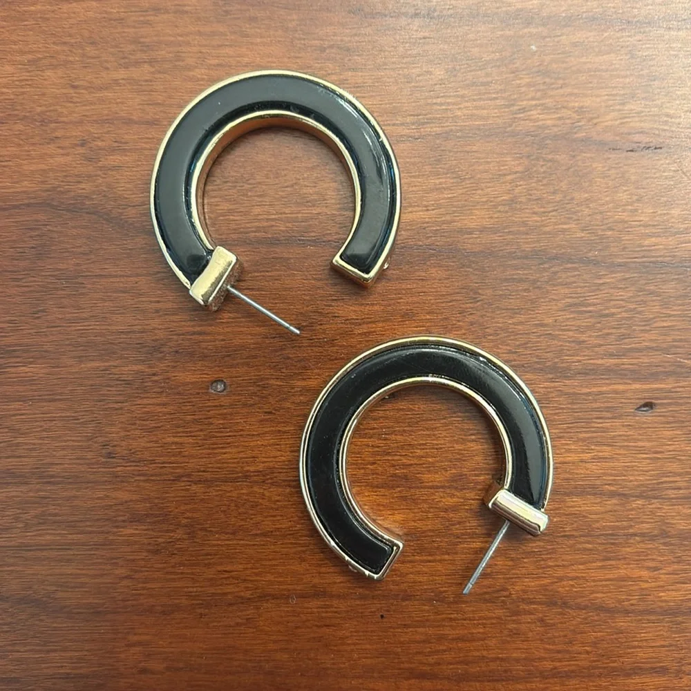 Black and White Hoop Earrings (Gold lining) - Picture 2 of 3